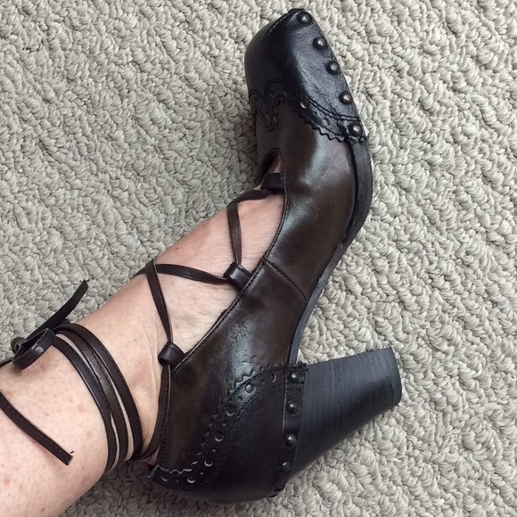 Moma Ankle Wrap Shoes - Picture 2 of 8